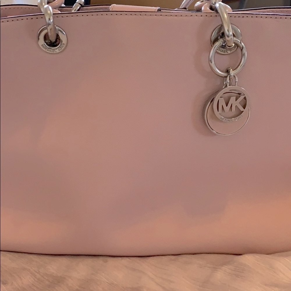 Micheal Kors pink purse